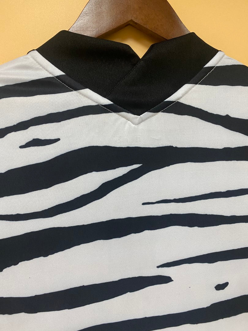 2020 Korea Black & White