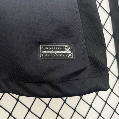 24 25 Women Corinthians Home